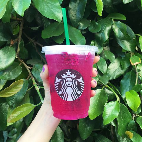Starbucks กำลังรีเฟรช Refreshers มะม่วง Dragonfruit เพียงในเวลาสำหรับฤดูร้อน