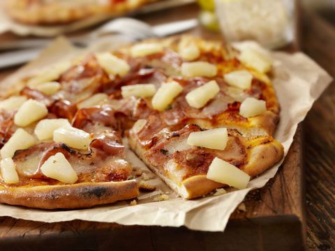 Alton Brown, Gordon Ramsay’ın Pizza Üzerine Düşünceleri Surrmed