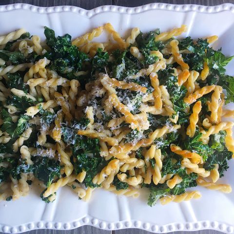 Recept for Crispy Brown Butter Gemelli with Shredded Kale.
