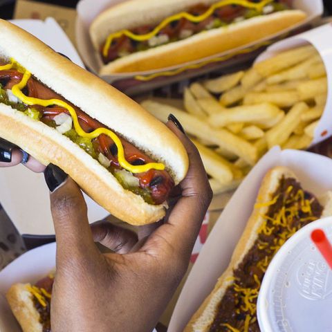 Burger King Bu Hafta Sonu Yarı Fiyatlı Sosisli Sandviç Veriyor